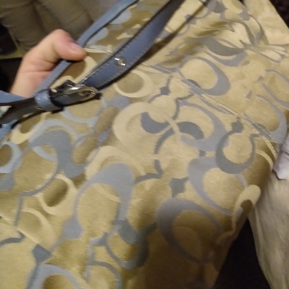 Authentic Coach Handbag - Picture 3 of 6